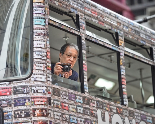 松田浩一5年前旅經香港，發現香港有雙層電車，電車廣告又會不斷更換，感到驚訝外，自始鍾情香港的電車。