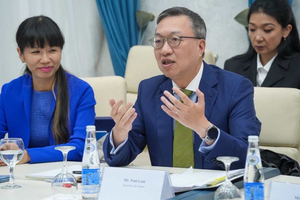 林定國向與會者建議成立由兩地跨專業界別組成的工作小組,為有意拓展國際市場的公司提供一站式專業服務。林定國FB 林定國向與會者建議成立由兩地跨專業界別組成的工作小組,為有意拓展國際市場的公司提供一站式專業服務。林定國FB