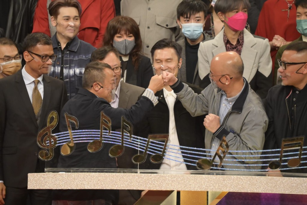 志偉與Duncan更在活動上興奮擊「拳」。