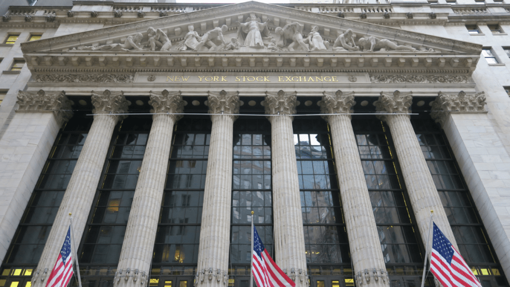 華爾街風險偏好明顯提升，小型股、迷因股均表現不俗。