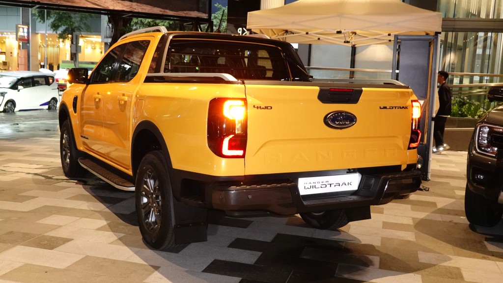 全新福特Ford Ranger Wildtrak设有专属车顶行李架