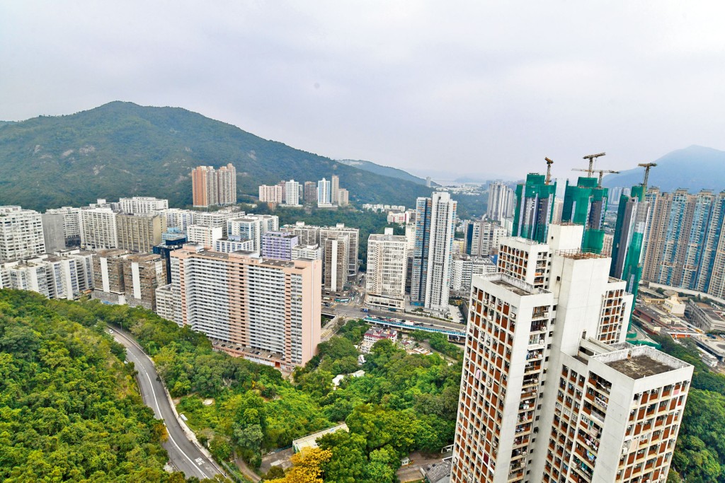 ■長實申請改劃東火炭工業地轉住宅發展，總樓面約三百一十四萬七千方呎。