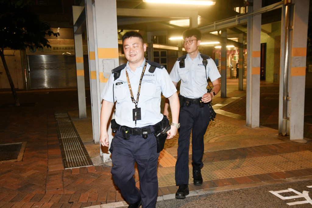 警方到場調查。 警方到場調查。