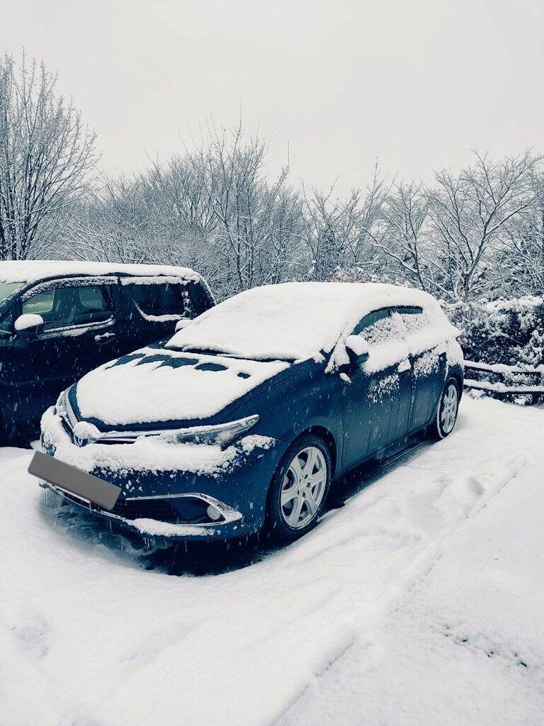 三峯神社停車場車輛鋪雪。X@MrMacgyver2 三峯神社停車場車輛鋪雪。X@MrMacgyver2