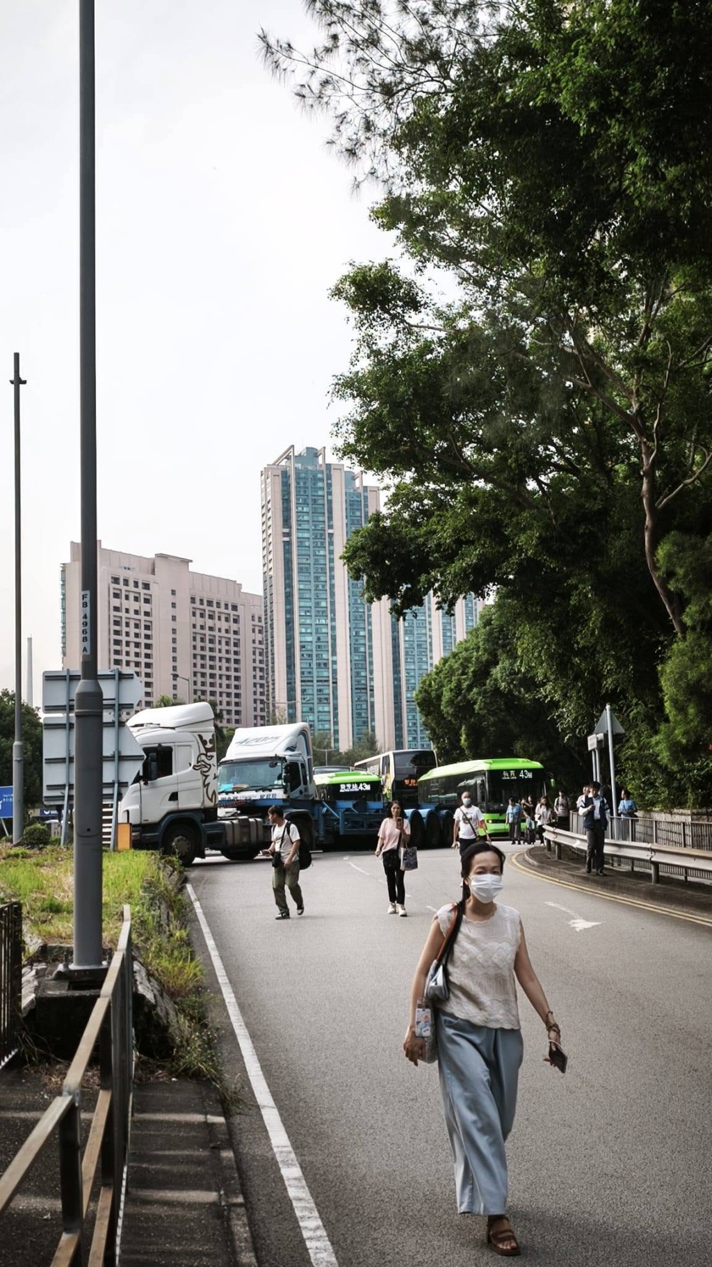 兩中型貨車相撞。網上圖片 兩中型貨車相撞。網上圖片