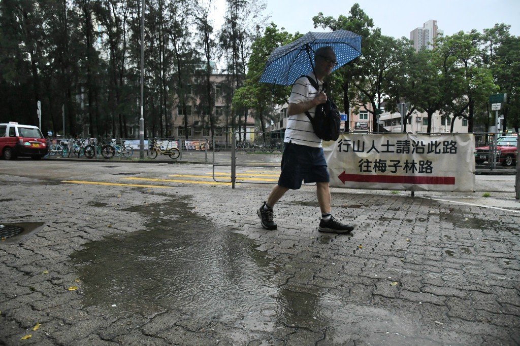 黑雨警告6小時內兩度發出。何健勇攝