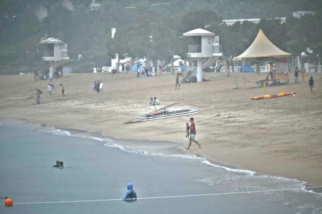 沙灘人流稀少