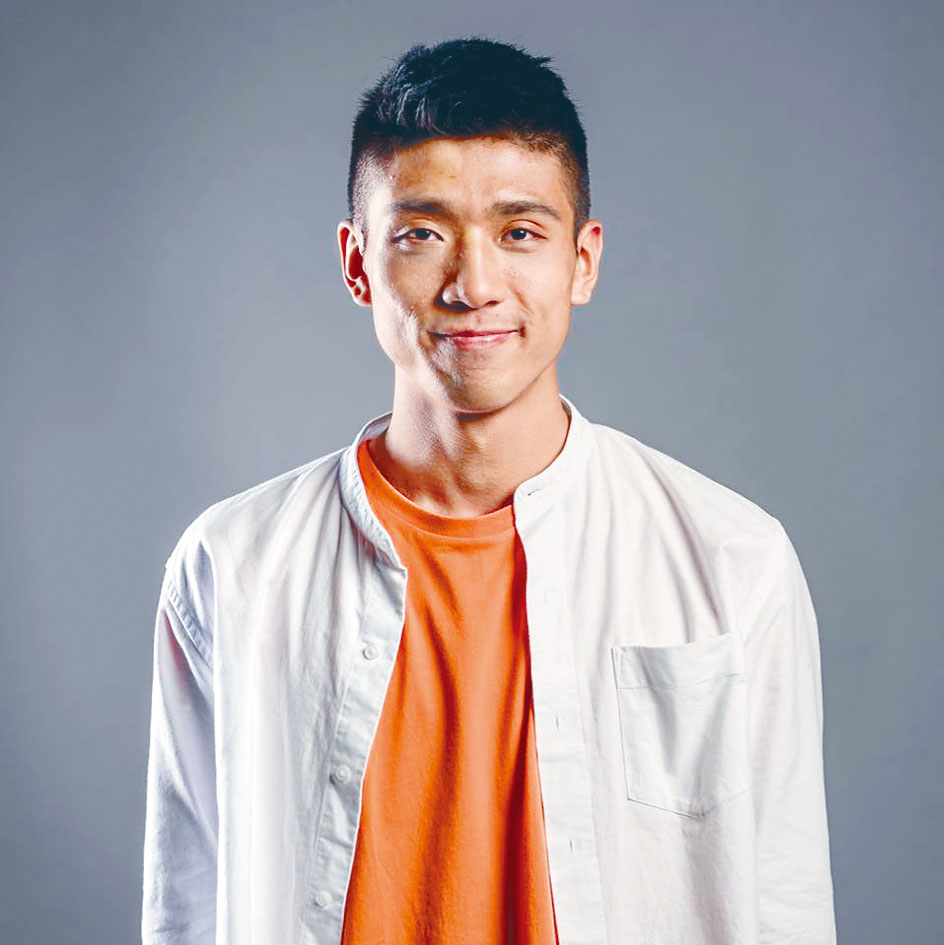 李官问及讯息中「屯门张可森依几条友」的意思，赵回复是发起「墨落无悔」的邹家成（图）、张可森及梁晃维三人。