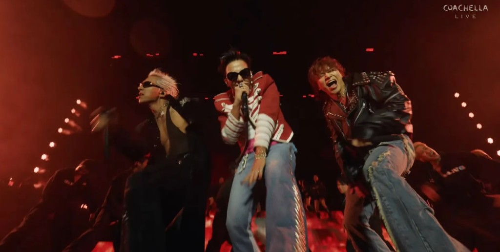 BIGBANG於美國時間周日為Coachella音樂節進行第二周表演，三人更齊齊換新look。