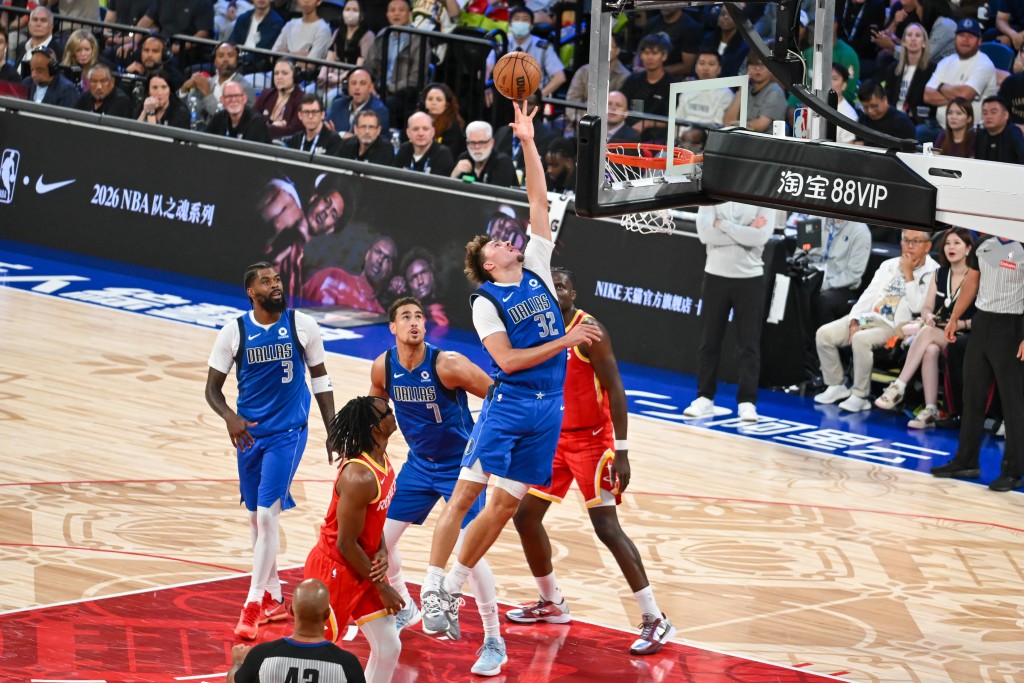 NBA中国赛独行侠vs火箭。魏国谦摄