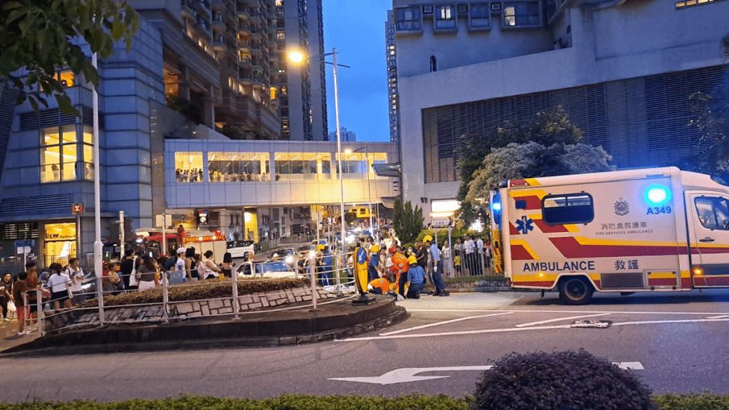 坑口中年女子捱私家車撞 一度昏迷送院