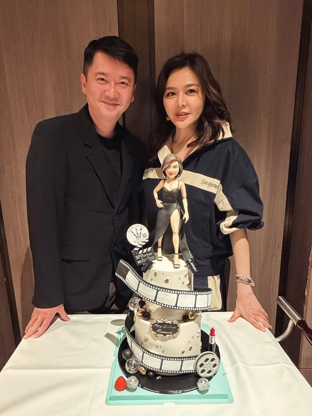 關之琳獲邱子傑預祝64歲生日。 關之琳獲邱子傑預祝64歲生日。