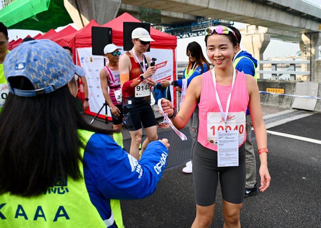 第2屆港珠澳大橋(香港段)半馬拉松周日舉行。 蘇正謙攝