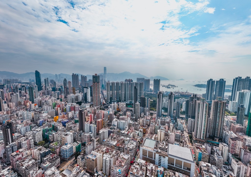 预测不到的地缘政治因素，亦会影响香港的信贷评级。