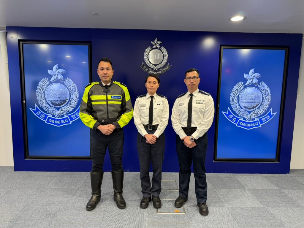 新界南總區行動部高級督察楊慧嫻（中）、新界南交通部高級督察張浩煒（左）及青衣分區行動支援小隊高級督察陳家銘（右）。