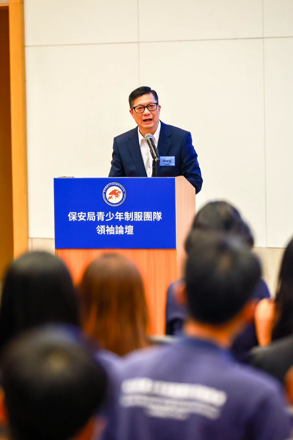 保安局局長鄧炳強高興見到學員能從不同角度，親身感受到香港的獨特魅力以及香港人的專業精神。鄧炳強fb圖片