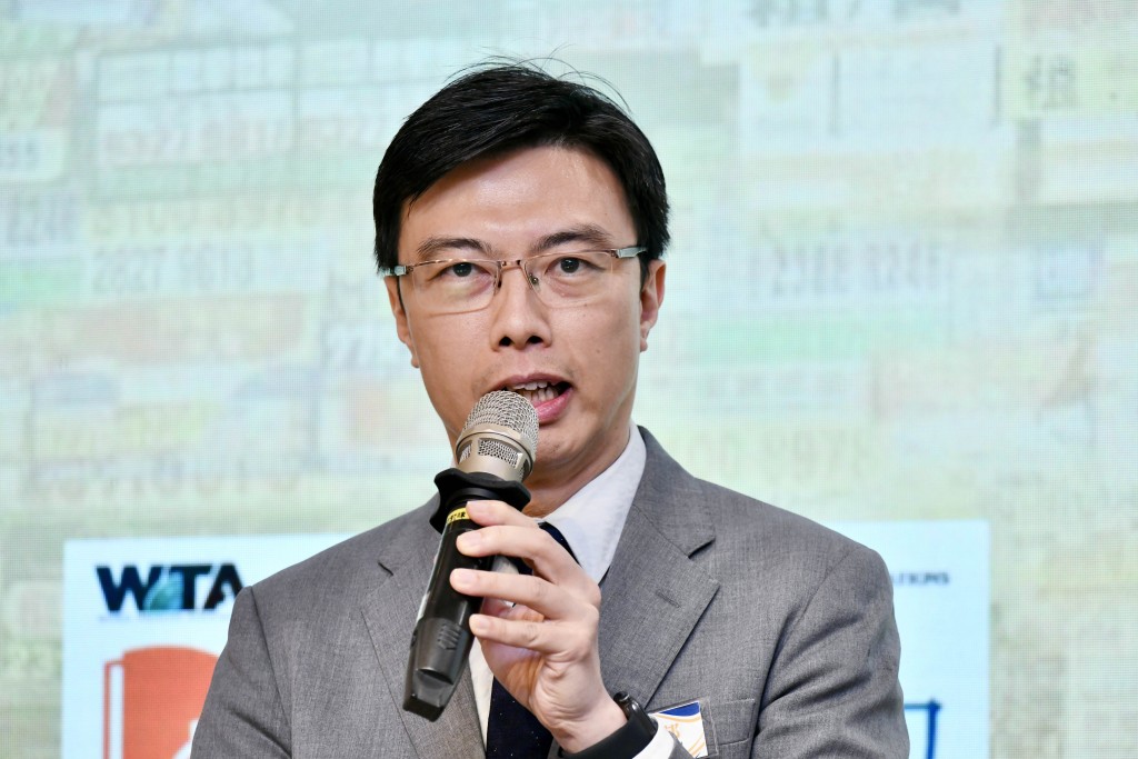 崔定邦指,過去數天中小型酒店入住率超過九成,預計10月1日國慶當晚將會爆滿。資料圖片 崔定邦指,過去數天中小型酒店入住率超過九成,預計10月1日國慶當晚將會爆滿。資料圖片