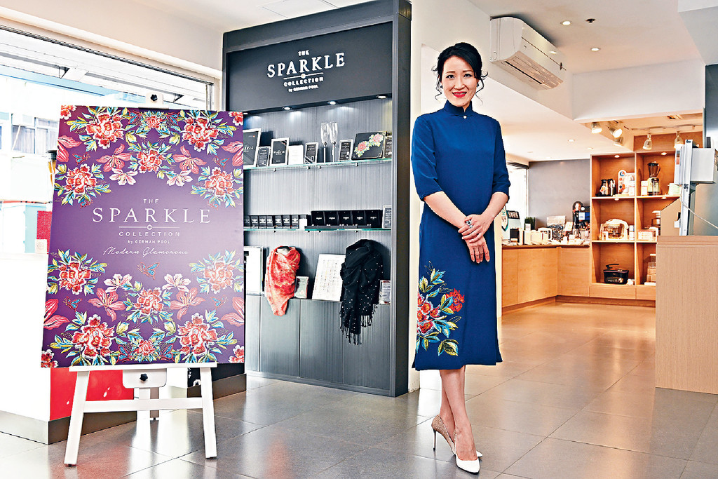 ■Karen指:「SPARKLE系列能夠為顧客提供『衣、食、住、行』之中『衣』的部分。同時亦是推廣香港知名設計師的平台。現時,SPARKLE的產品亦有在飛機上發售,期望能成為代表香港的手信。」