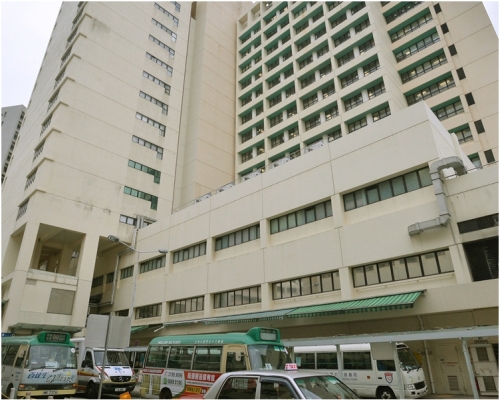 腳部受傷的女事主,清醒被送往聯合醫院治理。資料圖片