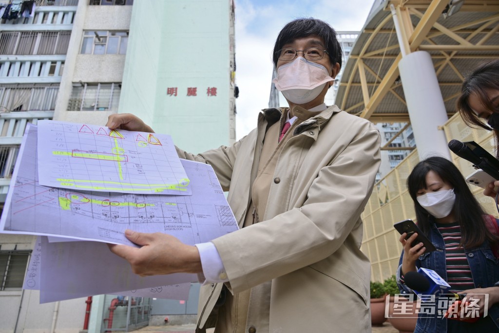袁國勇在新冠疫情期間擔任政府專家顧問，經常調查及向傳媒解釋病毒傳播方式，曝光率甚高。資料圖片