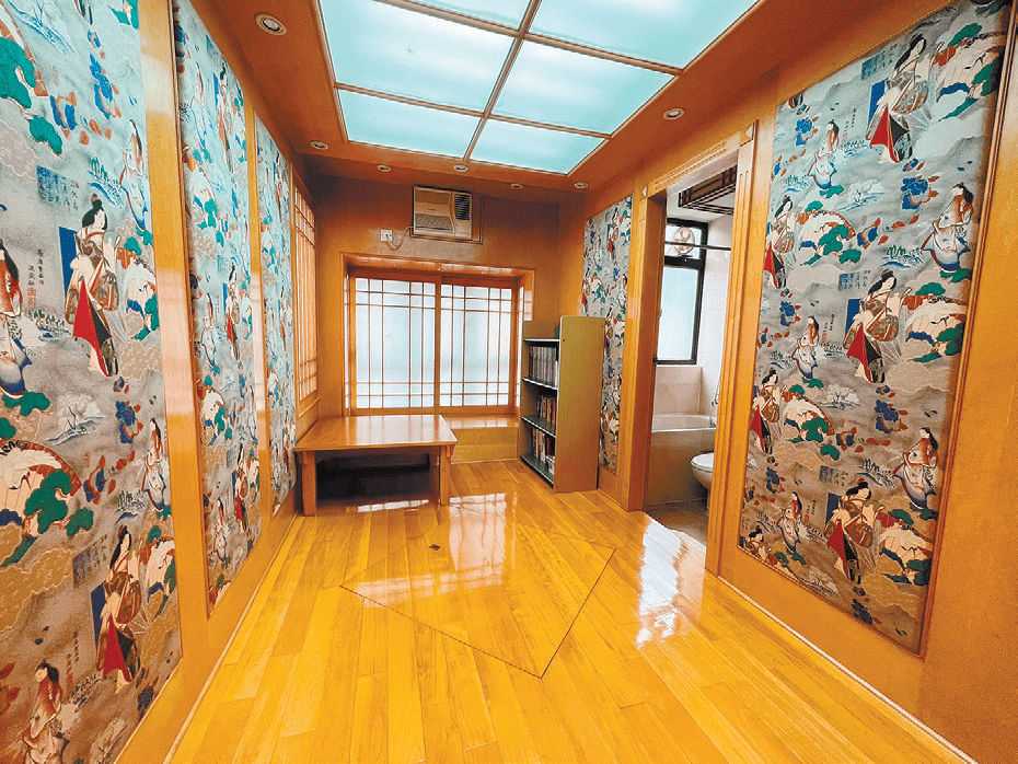 睡房採和風設計，特色牆身印有浮世繪。