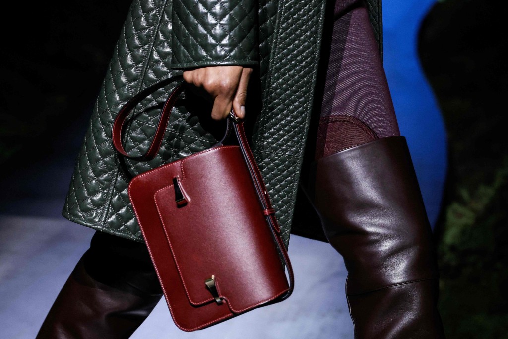 業界分析師稱，愛馬仕或許開始通過調整配貨比這一變相降價手段來「穩健」業績。 (法新社圖片)