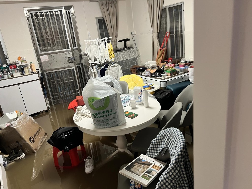 有馬鞍山居民家中亦出現淹浸 有馬鞍山居民家中亦出現淹浸