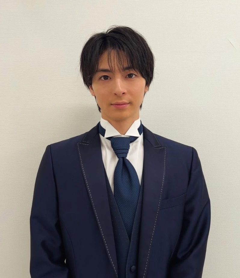 波瑠的结婚对象正是多次入选“国宝级靓仔”的29岁男星高杉真宙。