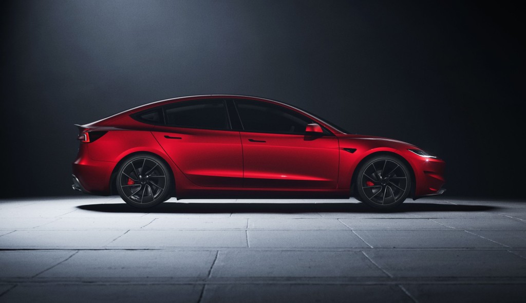 Tesla Model 3 Performance AWD高性能版