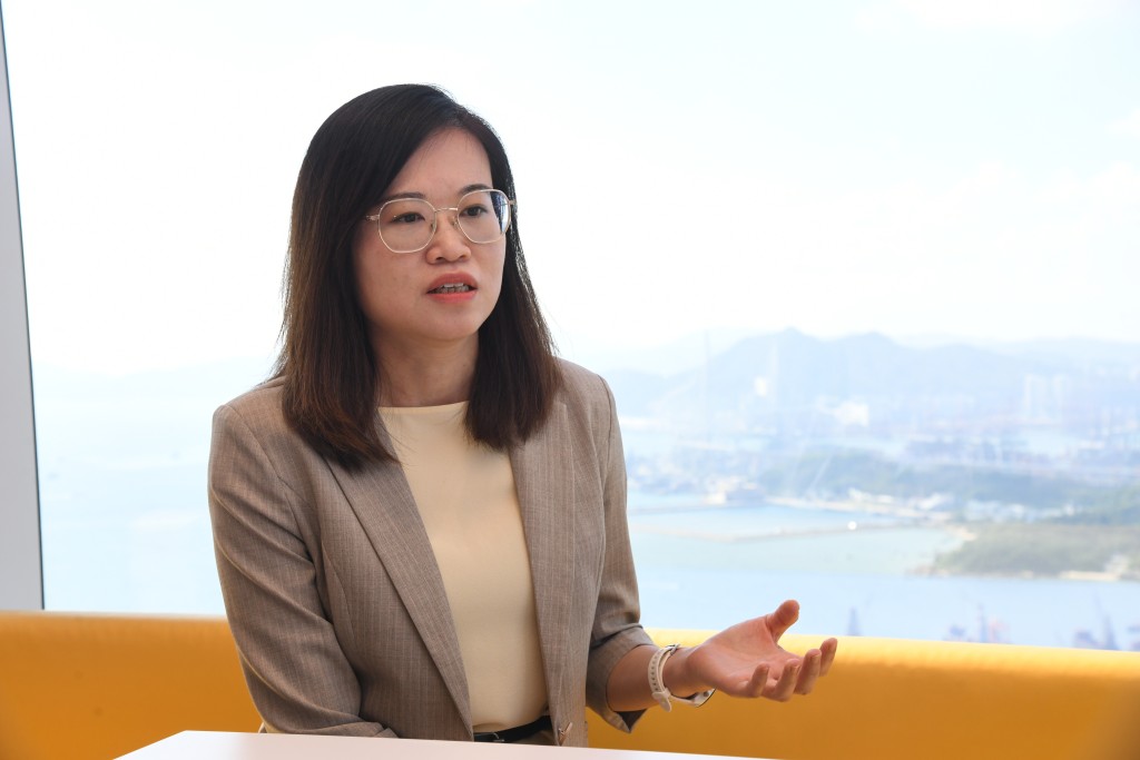 中信証券財富管理（香港）產品及投資方案部董事郭凱欣稱，隨著美國明年有望減息，人民幣回升，對中港股市保持樂觀。