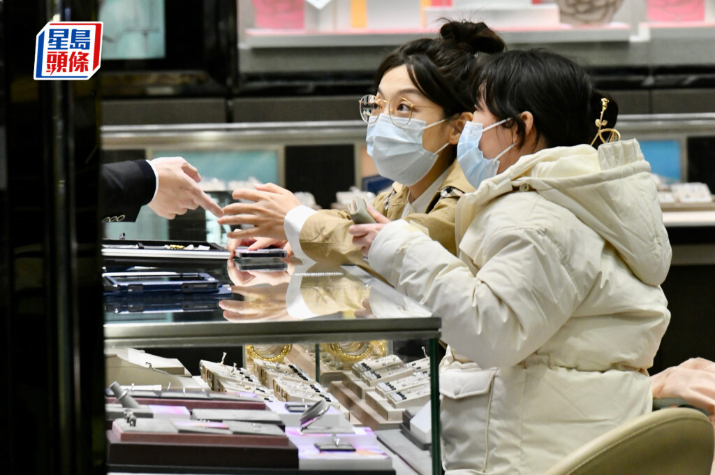 珠寶首飾、鐘錶及名貴禮物的銷貨價值上升19.8%。資料圖片