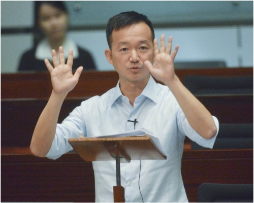 陳志全認為退稅措施只屬「還富於富」。