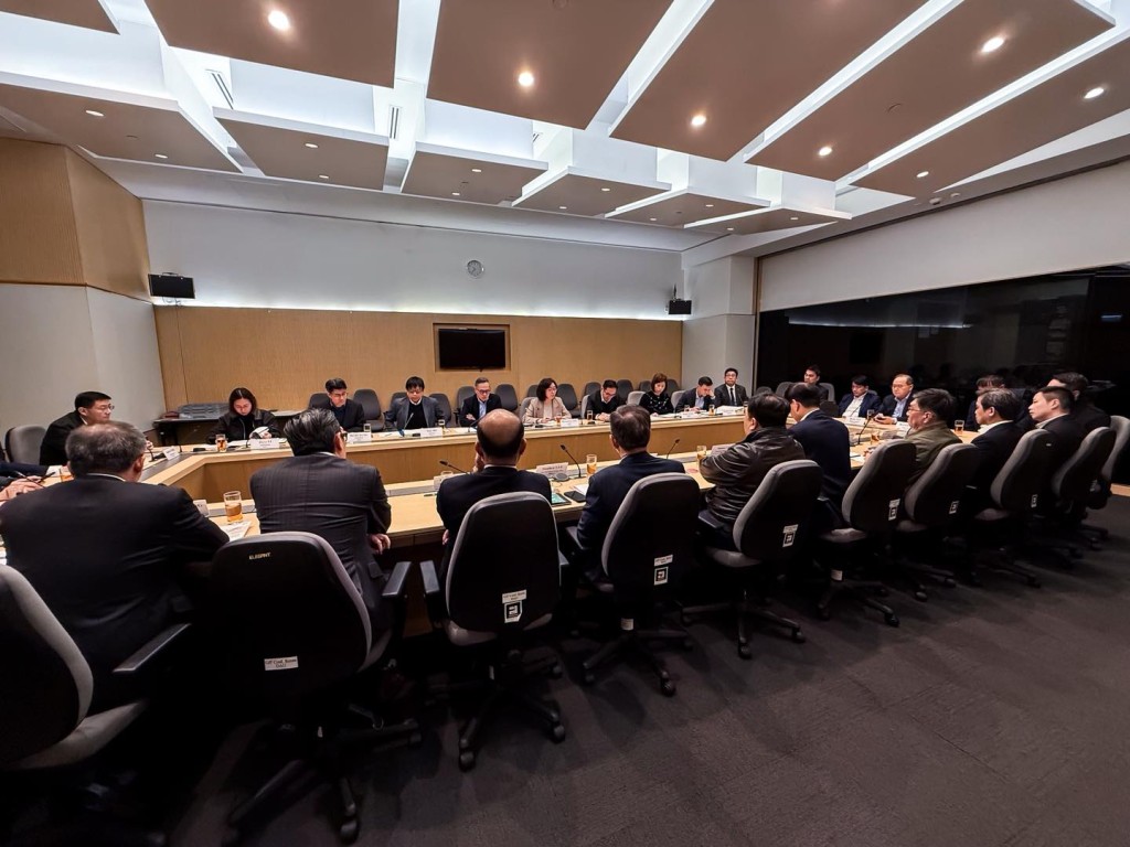 甯漢豪感謝建造業界在會面中提出的意見，並重申發展局會繼續與商會保持緊密溝通，攜手應對市場轉變。