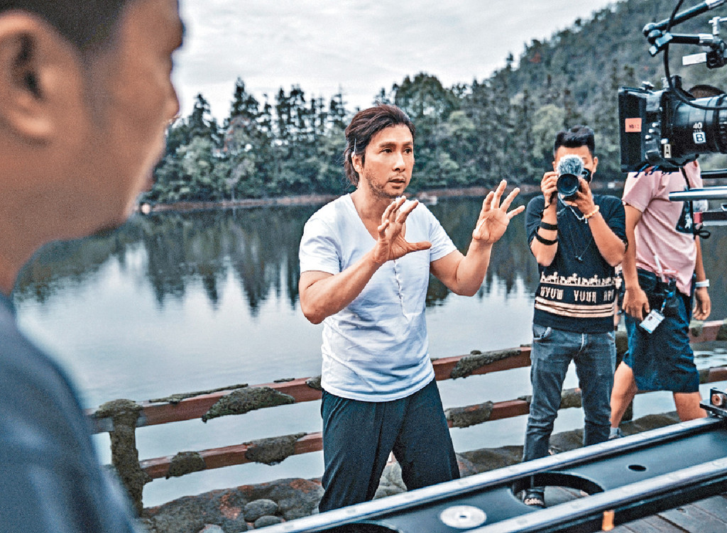 ■甄子丹好投入设计动作。