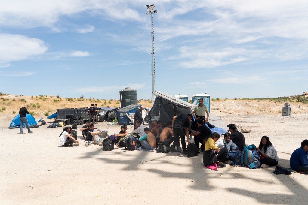 只要美墨邊境官方入境處每日的非法移民人數超過2500人，就會暫停受理庇護申請。路透社