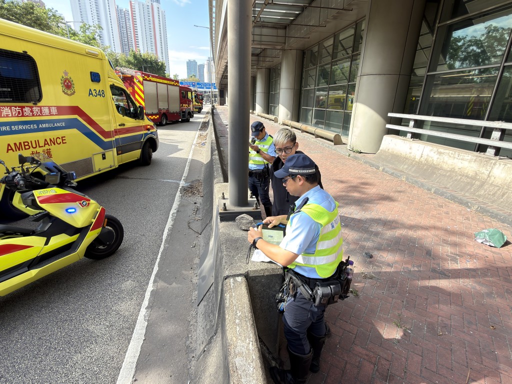 客貨車司機協助警方調查。