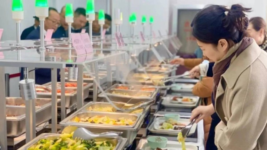 社區食堂熱潮過後，隨著政府補貼不足下，各地傳來經營困難的消息。小紅書＠揚帆