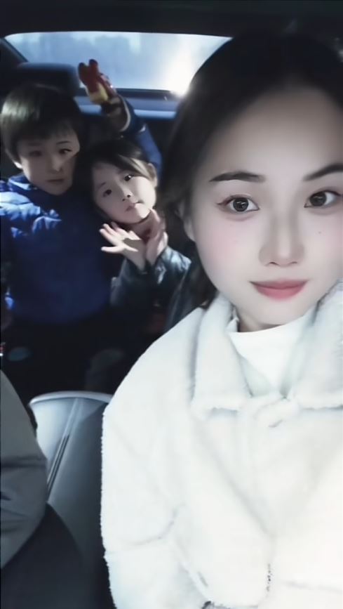 河南梁先生的妻子及一對年幼子女，7月時被其「沙煲兄弟」殺害。抖音＠梁念霞