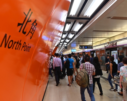 港島綫一列往中環方向列車在北角站往炮台山站途中出現故障。資料圖片