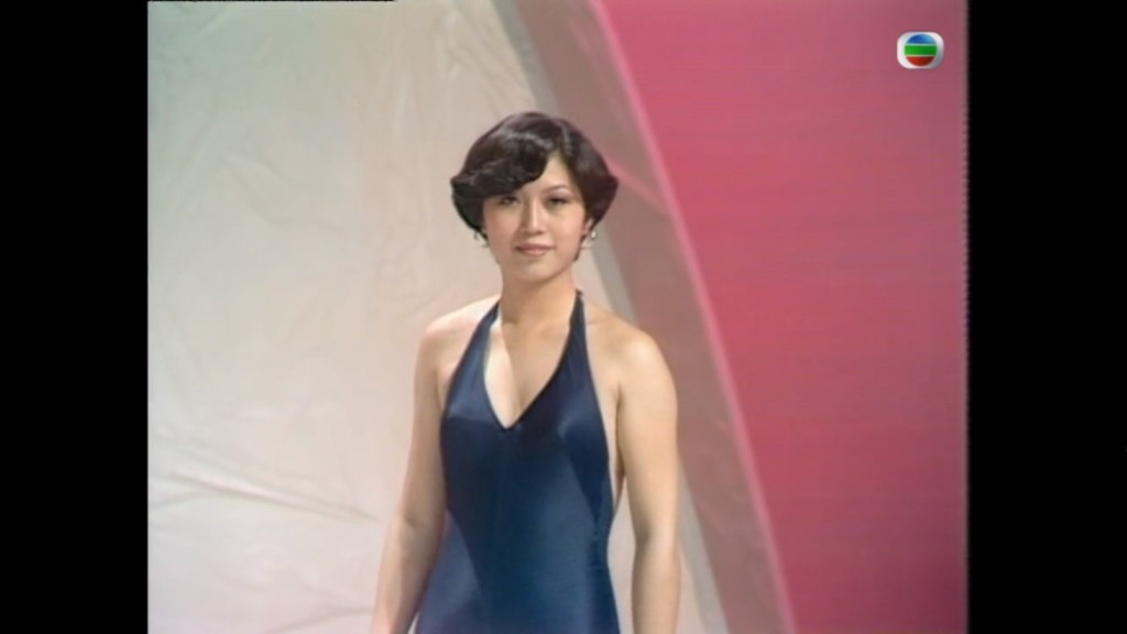 當年只有22歲的麥潔文，曾經在1977年參加過《香港小姐競選》，但入圍15強之後，以身體不適為由退選。