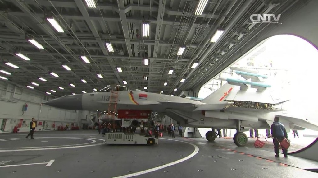 日本聲遼寧艦起飛的殲-15，在公海兩度以雷達照射日方戰機。新華網