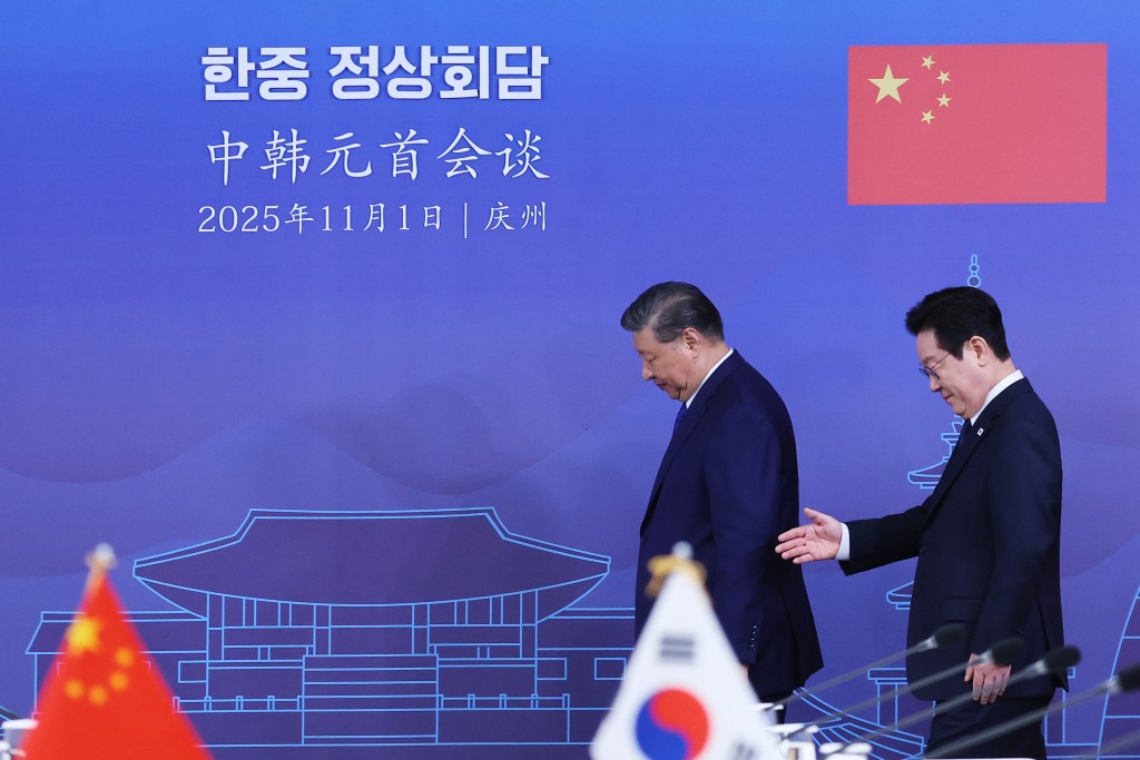 習近平昨日指出,中韓是搬不走的重要近鄰,也是分不開的合作夥伴。美聯社 習近平昨日指出,中韓是搬不走的重要近鄰,也是分不開的合作夥伴。美聯社