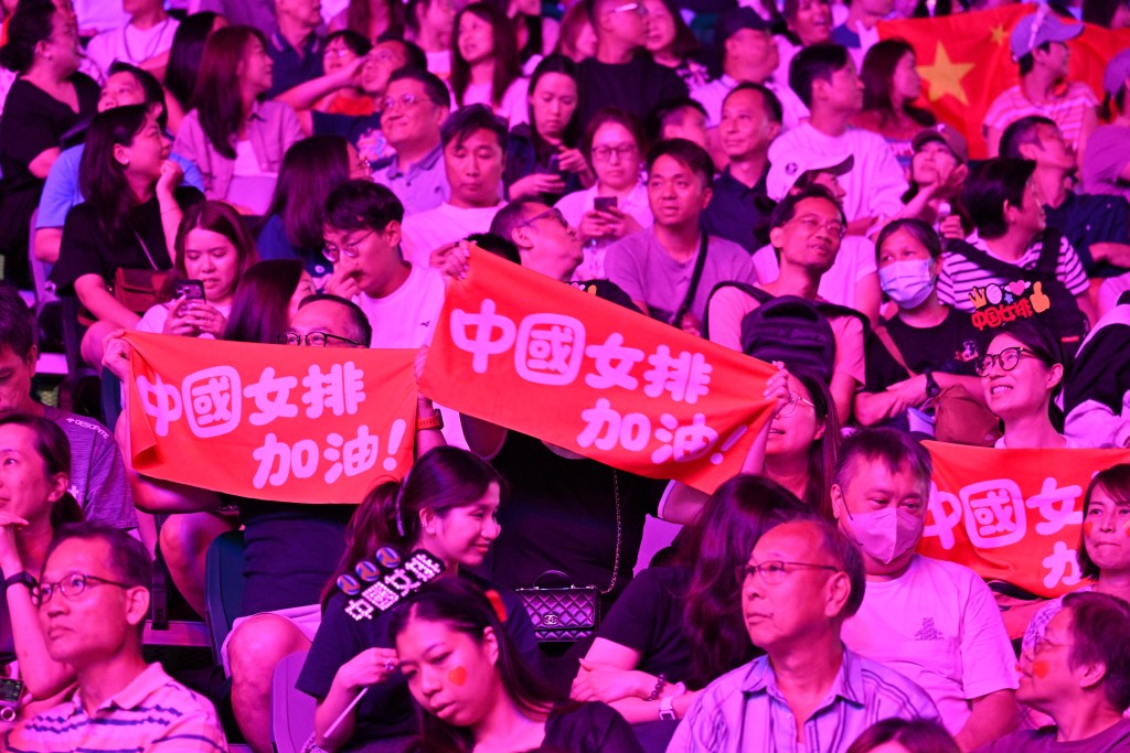 國家隊在全場逾9,500名球迷的狂熱吶喊下，於不敗之師意大利身上搶下兩局，並只在決勝局以3分之差惜敗。