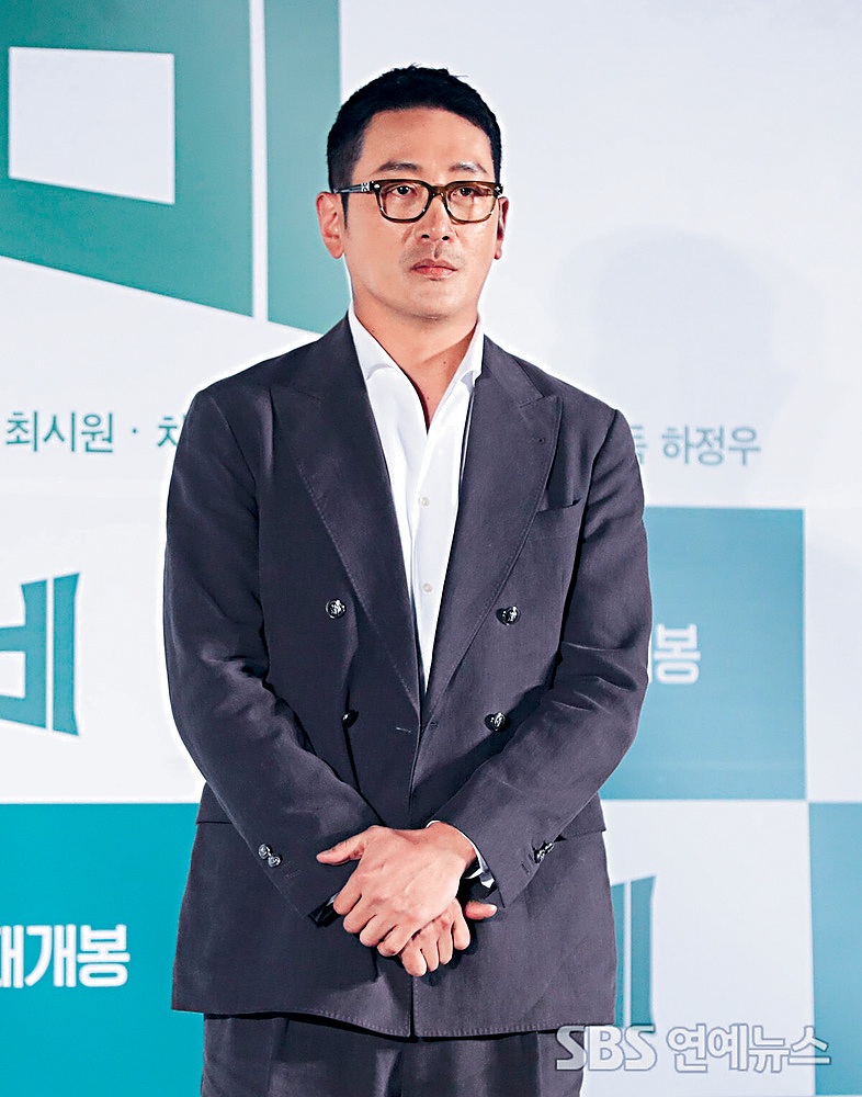 河正宇承認跟車貞媛拍拖，但否認7月結婚。