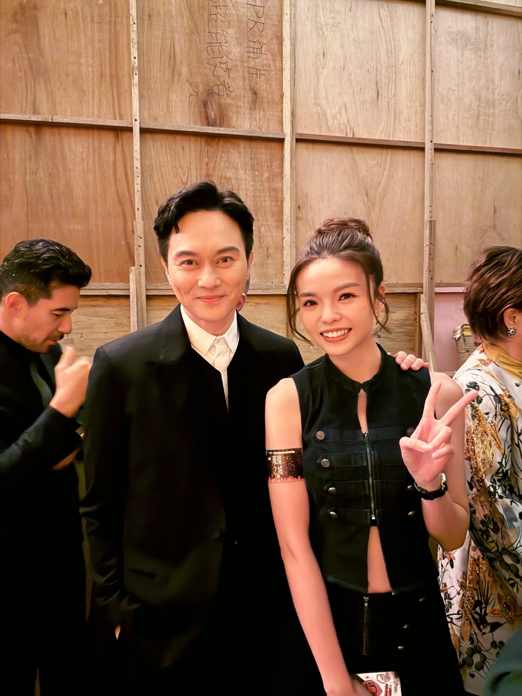 文凱婷與張智霖合照。