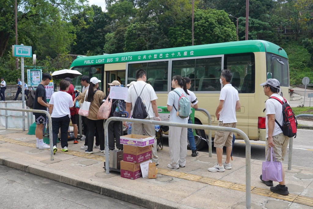 她又認為，旅客重臨香港很想再次看香港的特色，感受香港的氛圍，再次向旅客展現香港的獨特魅力。