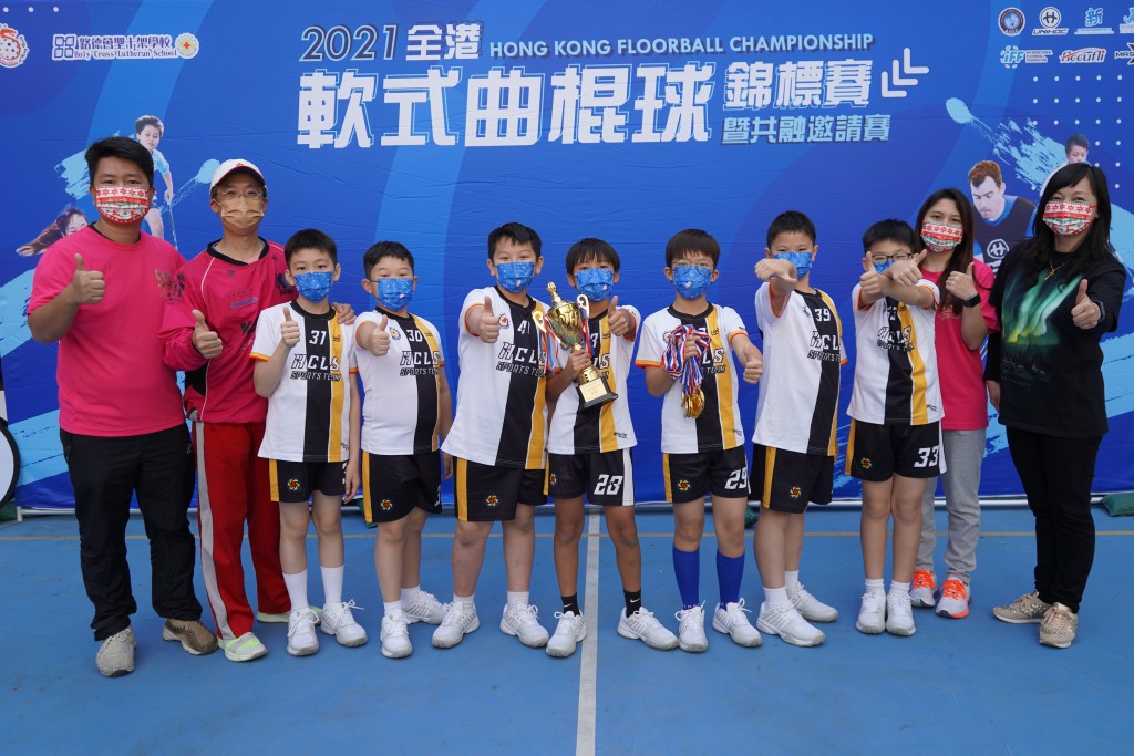 路德會聖十架學校校長王淑芬（右一）支持學校推動新興運動。