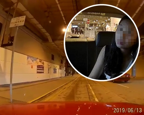 女乘客稱下雨塞車，要求司機扣減塞車的車費！網民Stanley Chan影片截圖