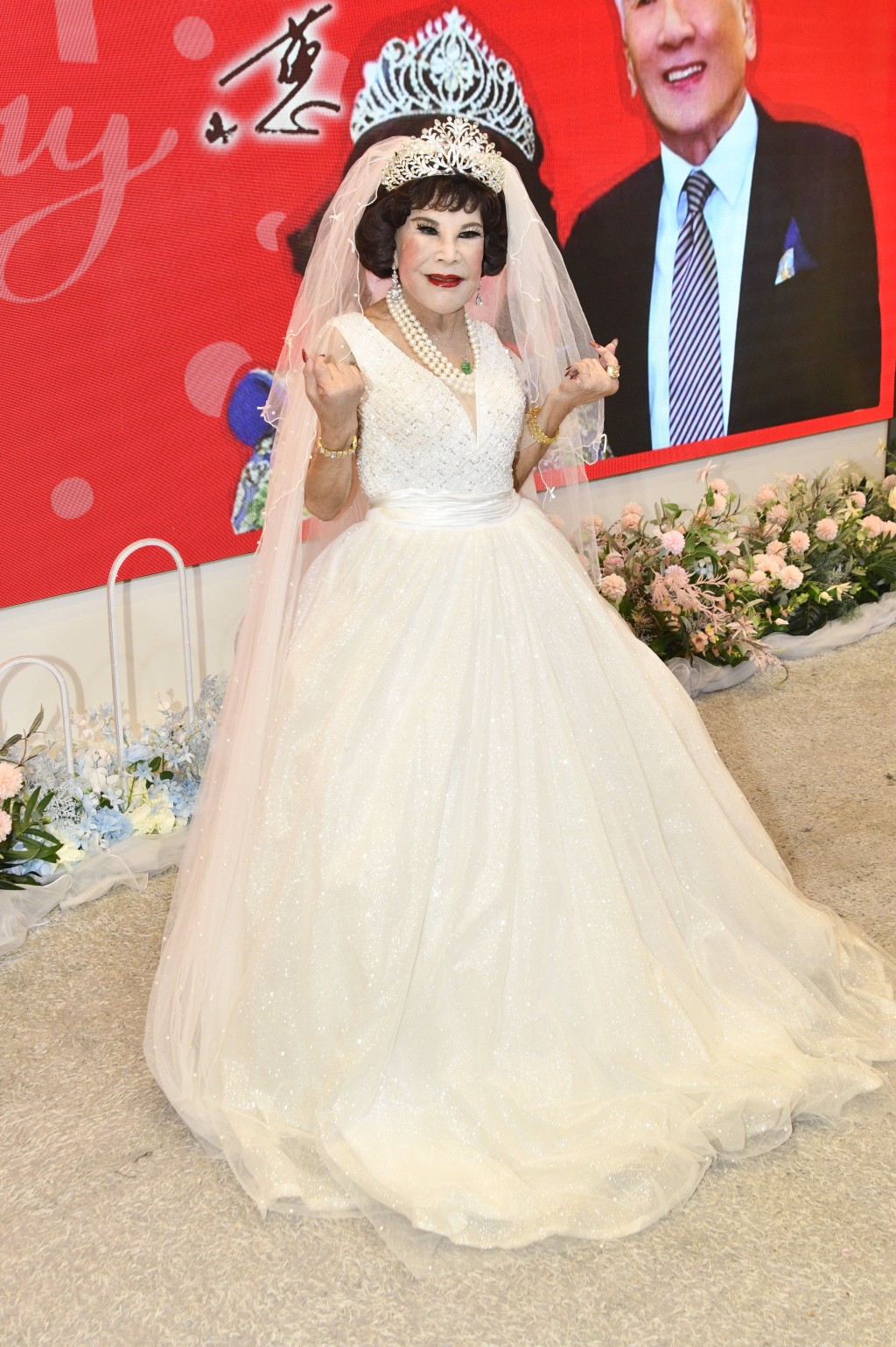 黃夏蕙表示首次穿婚紗。