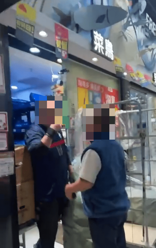 有網民在Threads上發表影片，指調景嶺彩明街市淘寶菜鳥自取點，有老伯因不懂掃「二維碼（QR Code）」取貨，「爆粗」責罵店員。Threads圖片